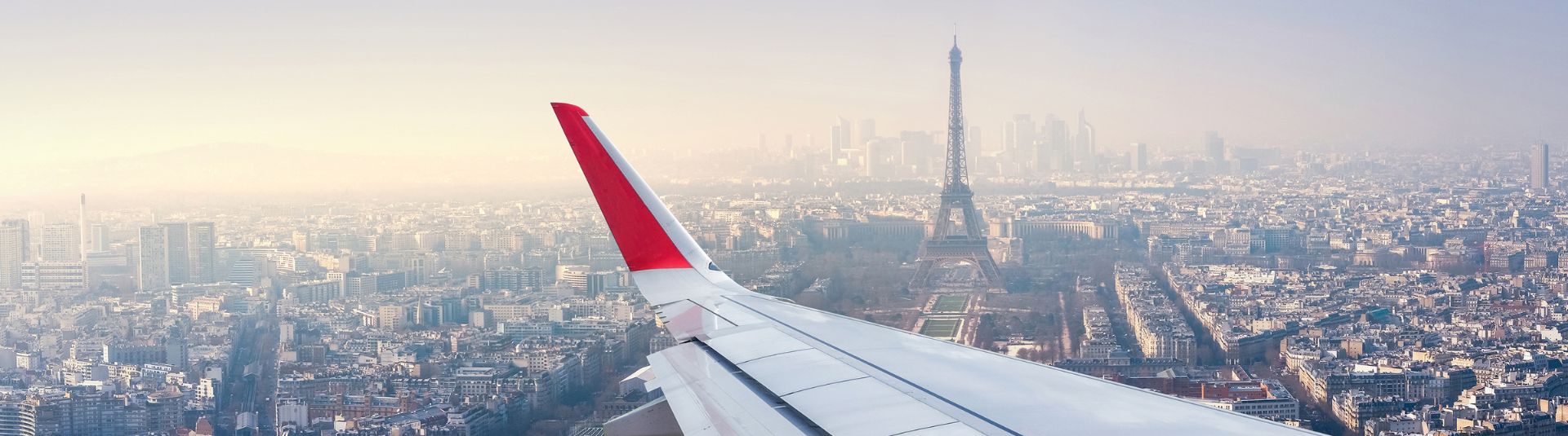 plane landing in Paris